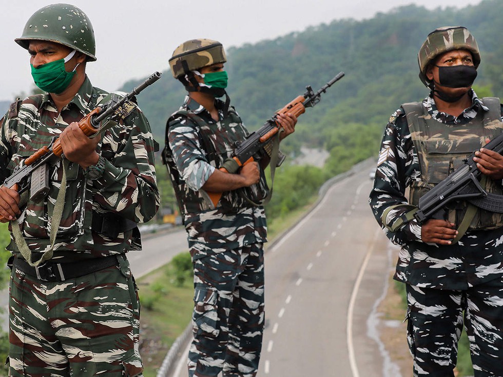উধামপুরে  গুলির লড়াইয়ে নিহত এক জওয়ান  আহত ২