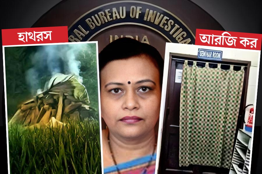 সীমা  পাহুজার বিরুদ্ধে  এক গুচ্ছ অভিযোগ জানালো অভয়ার বাবা  মা